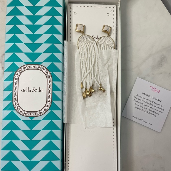 Stella & Dot Gold and White Ashley Tassel Statement Earring NWT - Picture 2 of 4